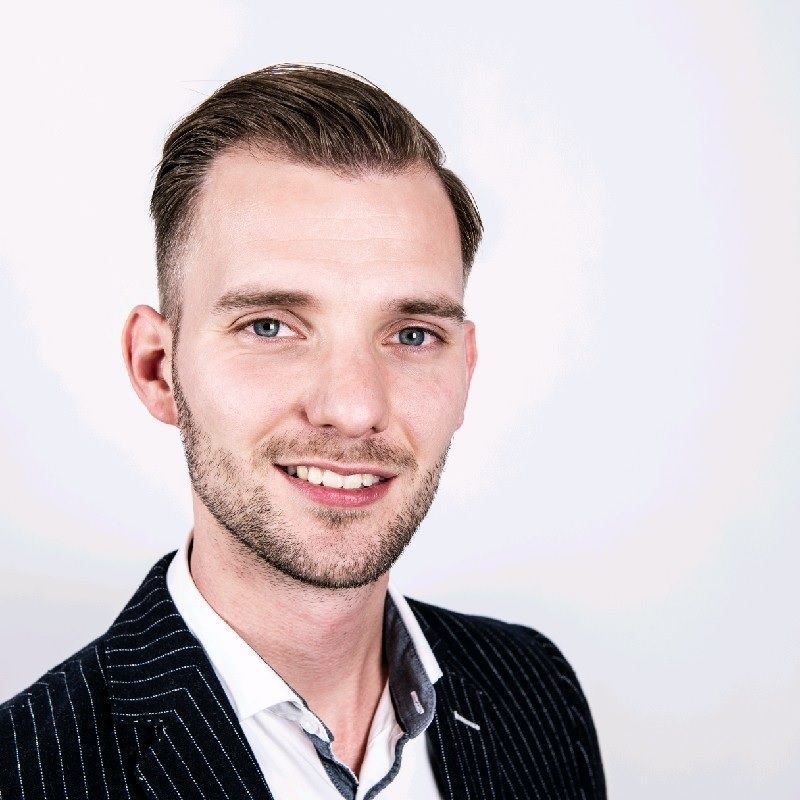 linkedin foto.jpg