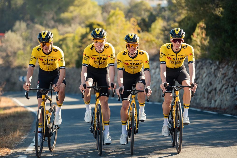 Trainingsbeeld shirt 2024 (7).jpg