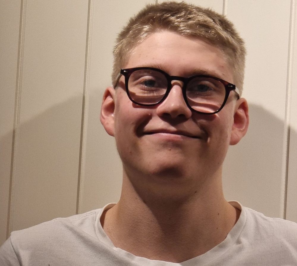 lite bilde inntil vegg.jpg