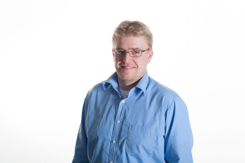 Espen Giving Nilsen.jpg