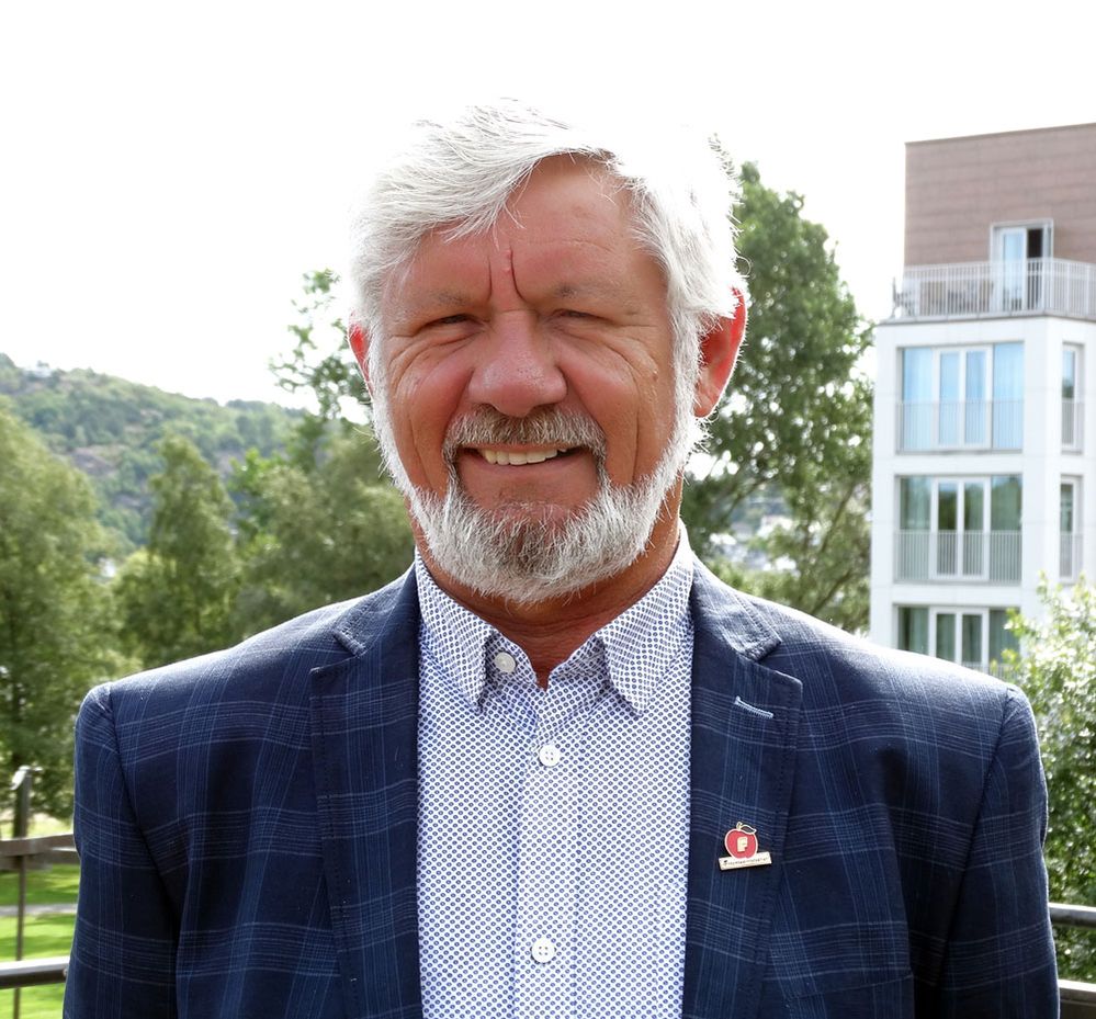portrett-sm.jpg